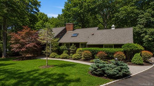 21 Druid Hill Rd, Port Jefferson, NY, 11777-1043 | Card Image