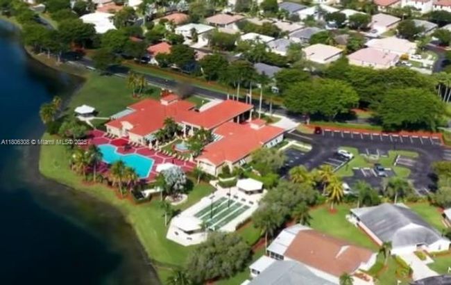 737 Se 22 Nd Dr, House other with 2 bedrooms, 2 bathrooms and null parking in Homestead FL | Image 12