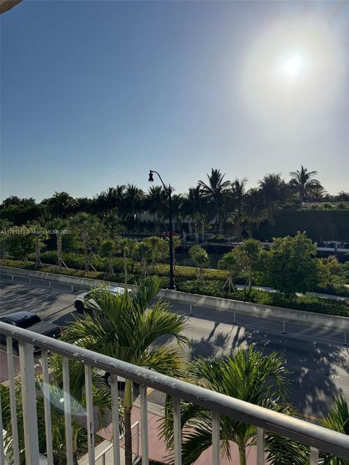 307-2939 Indian Creek Dr, Miami Beach, FL, 33140-4141 | Card Image
