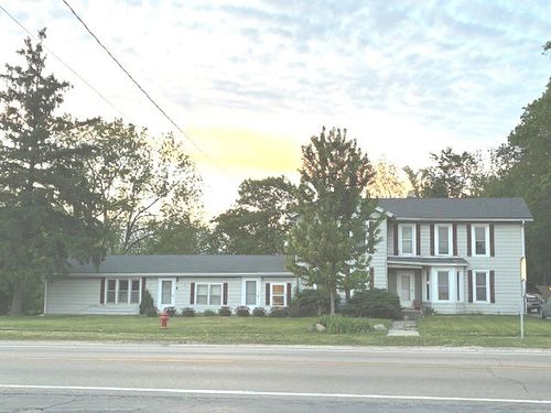 722/724 W Grant Highway, Marengo, IL, 60152 | Card Image