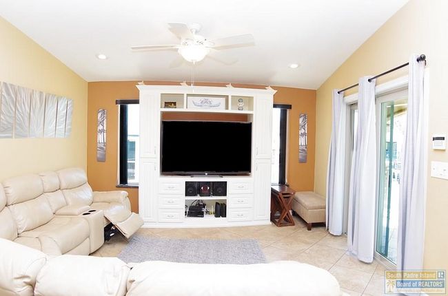 502 W Clam Cir, House other with 2 bedrooms, 3 bathrooms and null parking in Port Isabel TX | Image 11