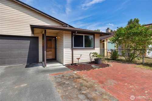 5227 101st Pl Ne, Marysville, WA, 98270-2073 | Card Image