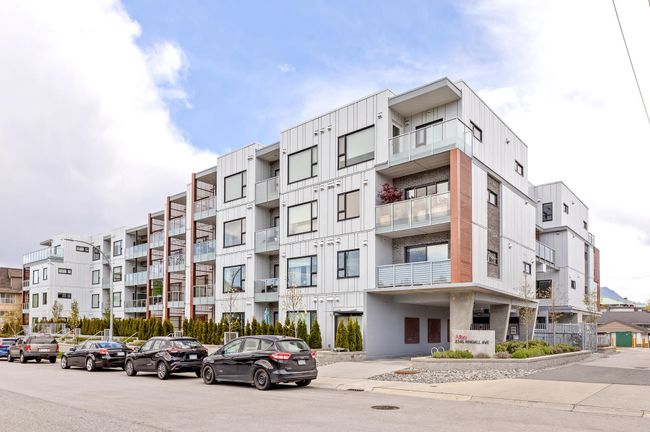308 - 2345 Rindall Avenue, Condo with 2 bedrooms, 1 bathrooms and 1 parking in Port Coquitlam BC | Image 1