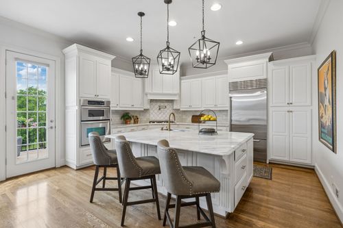 9511 Coronet Ln, Brentwood, TN, 37027-8377 | Card Image