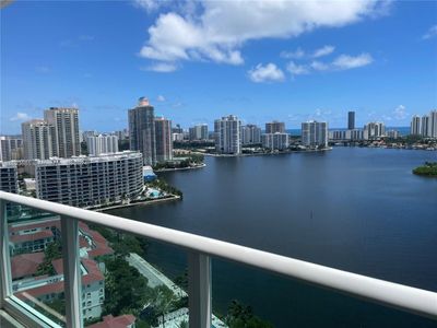 2409 - 3301 Ne 183rd St, Condo with 3 bedrooms, 3 bathrooms and null parking in Aventura FL | Image 1