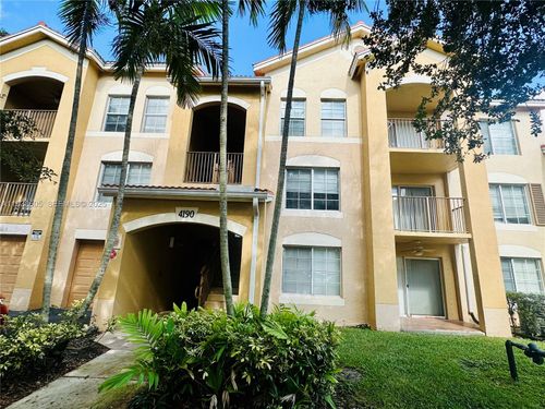 apt-303-4190 San Marino Blvd, West Palm Beach, FL, 33409-8630 | Card Image