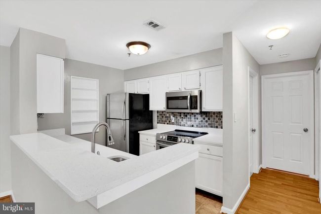 APT-10 - 1100 Quaker Hill Dr, Condo with 2 bedrooms, 1 bathrooms and null parking in ALEXANDRIA VA | Image 26