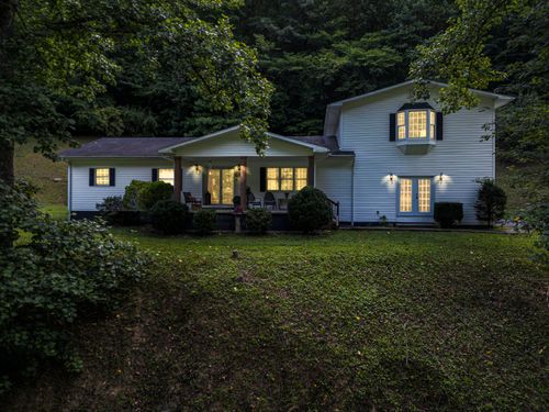 19 Magnolia Ln, Prestonsburg, KY, 41653-8243 | Card Image