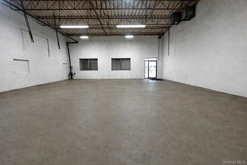 2154 Newbridge Rd, Bellmore, NY, 11710-2239 | Card Image