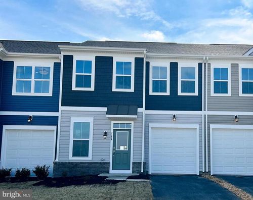 111 Wagtail Ln, Winchester, VA, 22603-3778 | Card Image