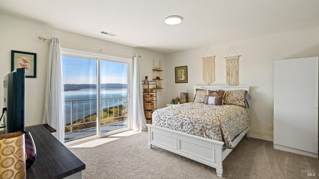 715 Pearl Ct, House other with 3 bedrooms, 3 bathrooms and 6 parking in Glenhaven CA | Image 27