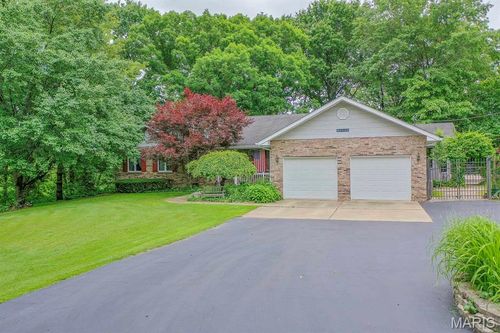 1221 Bridge Park Dr, Alton, IL, 62002-7420 | Card Image