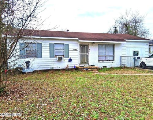 2732 Village Green Ln, Macon, GA, 31206-8222 | Card Image