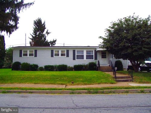 1320 Chester St, READING, PA, 19601-1708 | Card Image