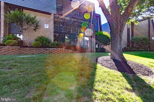 2-1 Stonehenge Cir, BALTIMORE, MD, 21208-3218 | Card Image