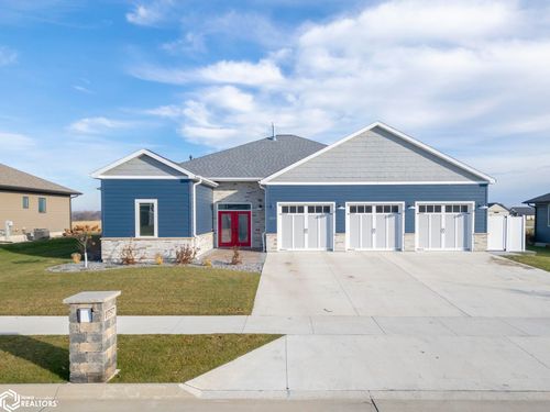 1757 S Illinois Ave, Mason City, IA, 50401-4451 | Card Image