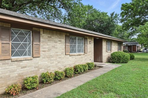 411 S Barclay Ave, Dewey, OK, 74029-2801 | Card Image