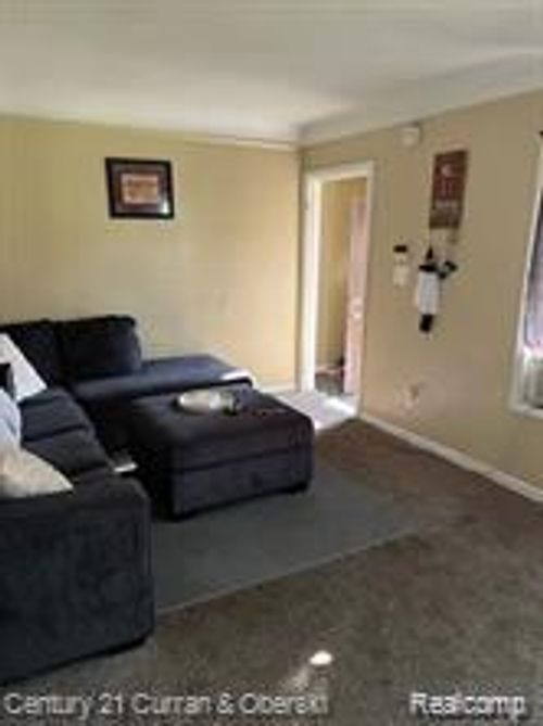 14876 Strathmoor St, Detroit, MI, 48227-2932 | Card Image