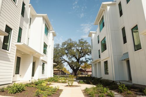 bldg-1-543 Mcmonigal Pl, San Antonio, TX, 78210-1481 | Card Image