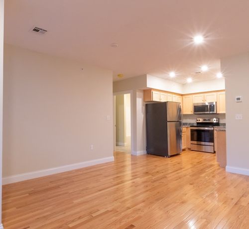 201-80 N Meadows Rd, Medfield, MA, 02052-1582 | Card Image