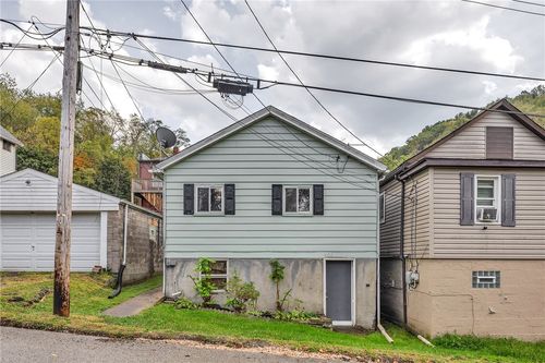 400 Pennsylvania Ave, Wall, PA, 15148-1342 | Card Image