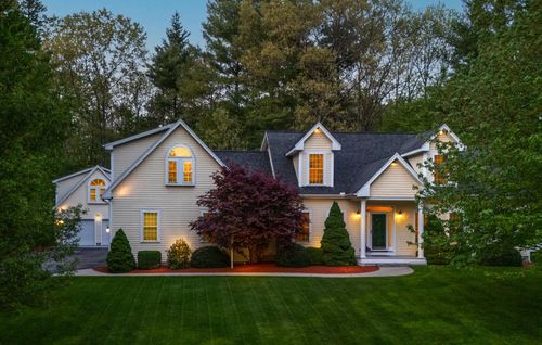 5 Glastombury Dr, Sandown, NH, 03873-2166 | Card Image