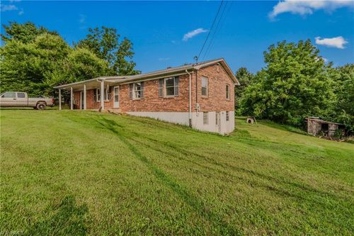 1900 Coon Ridge Rd, Hillsville, VA, 24343-1975 | Card Image