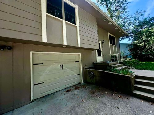 3228 Ella Ln, Manhattan, KS, 66502-2066 | Card Image