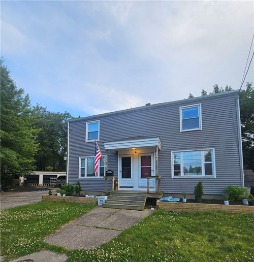 250 Lowden St, Pawtucket, RI, 02860-6051 | Card Image