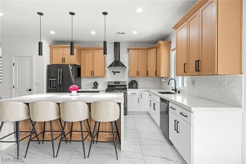 4035 Welter Ave, Las Vegas, NV, 89104-5246 | Card Image