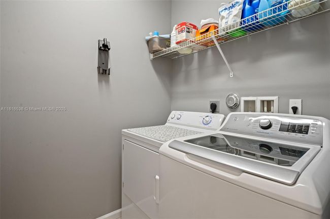 4164 Cascada Cir, Townhouse with 3 bedrooms, 3 bathrooms and null parking in Hollywood FL | Image 24