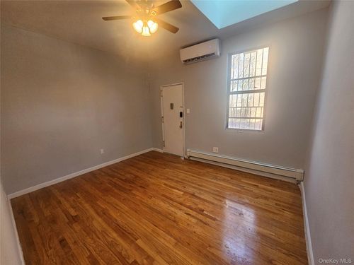 r-202-15 Hollis Avenue, New York, NY, 11412 | Card Image