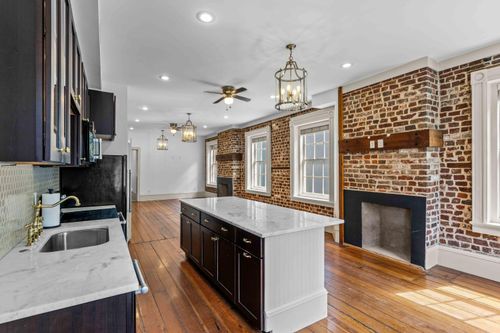 e-35 Society St, Charleston, SC, 29401-1607 | Card Image