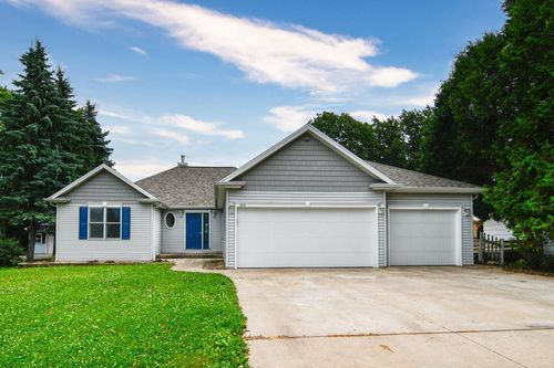 3012 N Oneida Street, GRAND CHUTE, WI, 54911 | Card Image