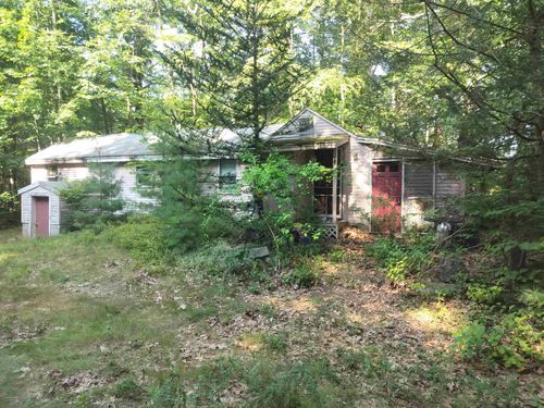 10 Maple Ave, Newton, NH, 03858-3105 | Card Image