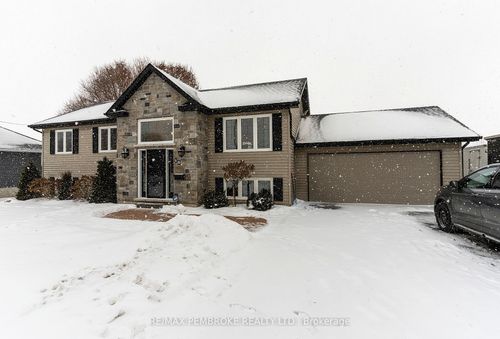 10 Robertson Dr, Beachburg, ON, K0J1C0 | Card Image