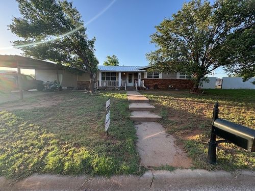 405 E Lee St, Rotan, TX, 79546-3013 | Card Image