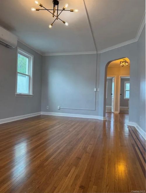 3938 Amundson Ave, Bronx, NY, 10466-2427 | Card Image
