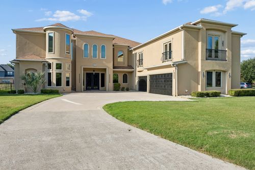 1032 Bentwater Pkwy, Cedar Hill, TX, 75104-6908 | Card Image