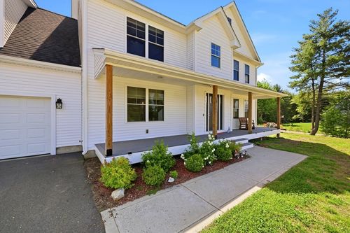 18 Woodland Ln, Belchertown, MA, 01007-1300 | Card Image