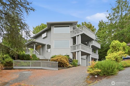 19749 53rd Ave Ne, Lake Forest Park, WA, 98155-3031 | Card Image