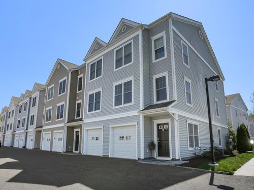 327-327 Copper Square Dr, Bethel, CT, 06801-3239 | Card Image