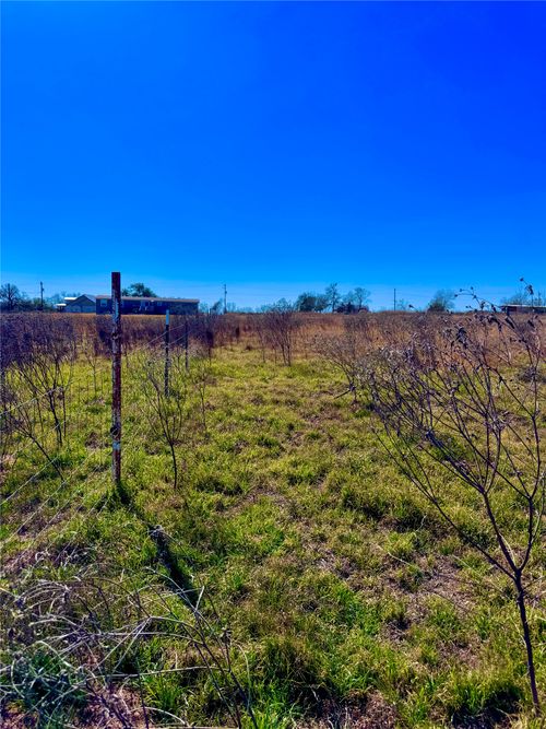 261 Engelke Road, Kingsbury, TX, 78638 | Card Image