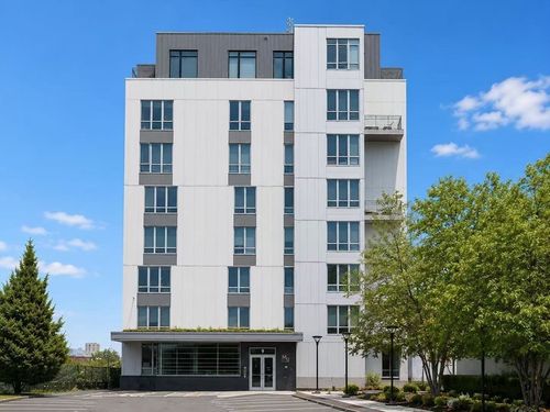410-9 Medford St, Somerville, MA, 02143-4251 | Card Image
