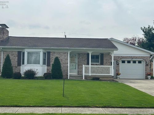 879 Valleyview Dr, Bellevue, OH, 44811-1665 | Card Image