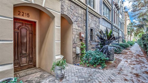 2215 Soho Bay Ct, TAMPA, FL, 33606-2429 | Card Image