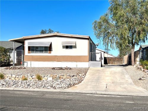 945 Holly St, Bullhead City, AZ, 86442-6511 | Card Image