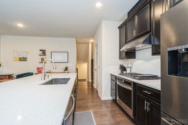 5 Robeson St, Townhouse with 2 bedrooms, 3 bathrooms and null parking in Somerville NJ | Image 9