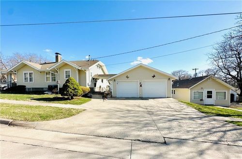 406 S Mulberry St, Maryville, MO, 64468-2451 | Card Image