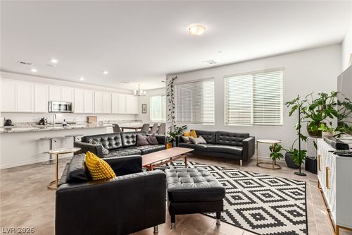 905 Sycamore Falls St, Henderson, NV, 89052-4524 | Card Image